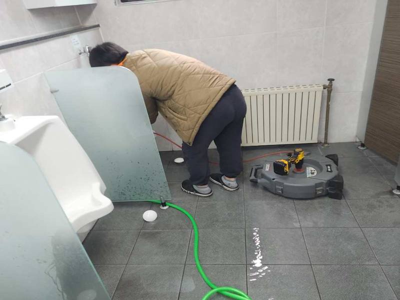 배곧 소변기막힘 작업사례 8